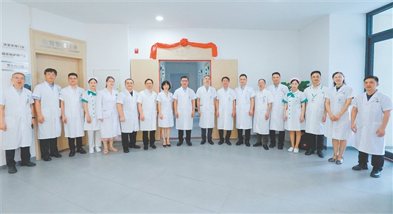 江門市人民醫(yī)院內(nèi)分泌科一體化門診開設(shè)在綜合樓一樓。