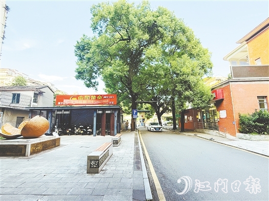 會(huì)城街道文體服務(wù)中心側(cè)地塊現(xiàn)狀。