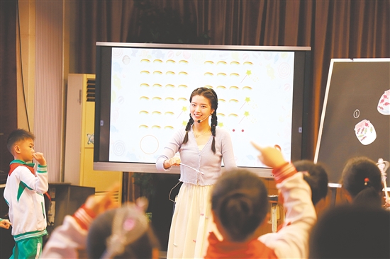 夏小祺的音樂課堂活力滿滿。