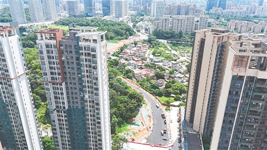 連通江僑路和篁莊大道的廣場(chǎng)西路延長(zhǎng)線已完成道路核心結(jié)構(gòu)施工。