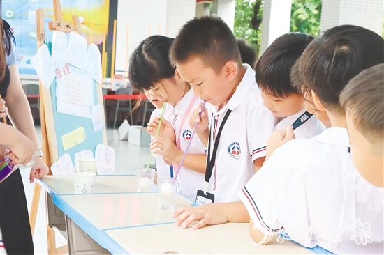 學(xué)生在豐富的項(xiàng)目中感受科技的魅力。