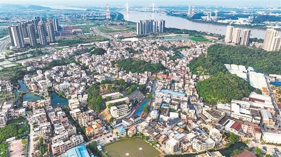 俯瞰周郡村。