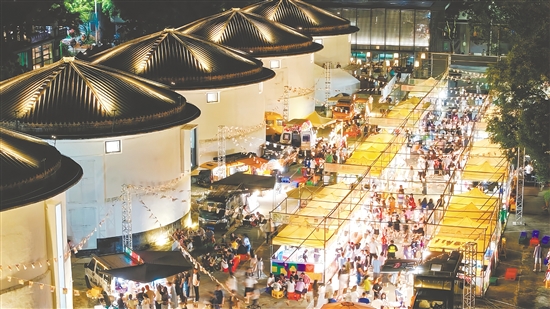 天下糧倉先鋒書店等老建筑在“修舊如舊”中被賦予新功能，持續(xù)吸引著有想法的創(chuàng)作者集聚。開平塘口鎮(zhèn)供圖