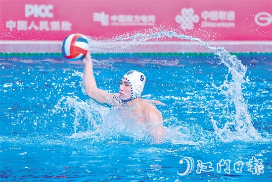 開平小將李萬翔代表四川隊出戰(zhàn)，助力隊伍力克湖南隊，奪得銅牌。