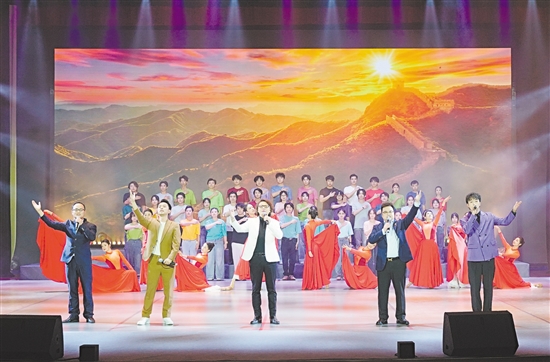 聯(lián)誼活動將政協(xié)故事、僑鄉(xiāng)記憶、時代精神有機(jī)融合，讓節(jié)目有原型、有溫度、有力量。圖為歌舞《偉業(yè)》。江門日報記者