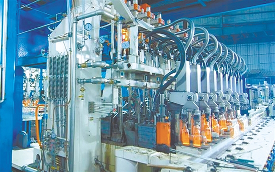 截至目前，粵玻公司累計(jì)獲得28項(xiàng)授權(quán)專利，從生產(chǎn)設(shè)備到檢測(cè)環(huán)節(jié)，技術(shù)創(chuàng)新貫穿全流程。