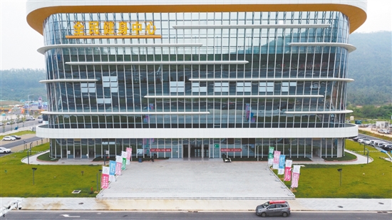 恩平全民健身中心大樓。