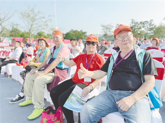 11月14日至16日，第十一屆世界臺(tái)山寧陽(yáng)會(huì)館（同鄉(xiāng)會(huì)）聯(lián)誼大會(huì)在臺(tái)山舉辦，近千名臺(tái)山籍海內(nèi)外鄉(xiāng)親心懷赤誠(chéng)，跨越山?；氐郊亦l(xiāng)。