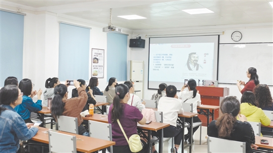 針對(duì)不同群體的就業(yè)難題，開平市人社局推出靈活、多樣的技能培訓(xùn)項(xiàng)目，幫助他們提升就業(yè)能力。