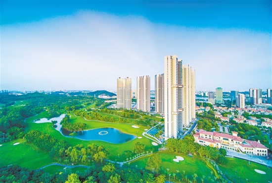 蒲葵之夢·天心與高爾夫球場無距接壤。