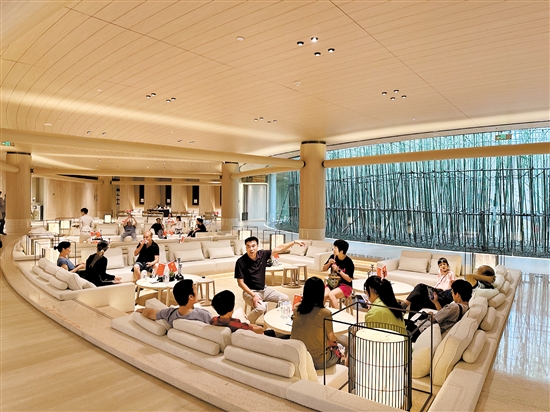 “雙節(jié)”假期熱門樓盤人氣旺。