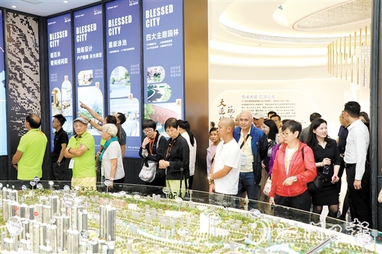 新政出臺后，不少樓盤迎來看房熱。