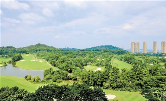 江發(fā)·翡翠觀瀾項目環(huán)境優(yōu)美，吸引了許多攝影愛好者。