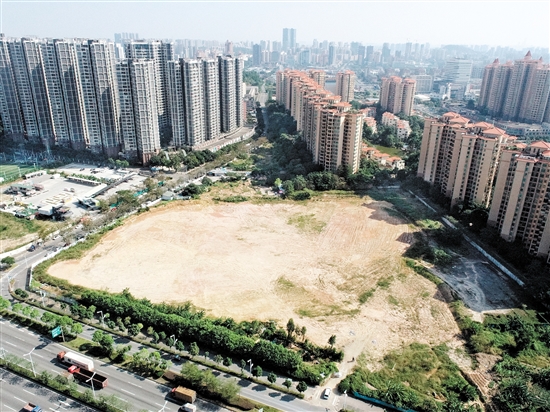 根據(jù)規(guī)劃條件，江門市JCR2024-199（蓬江27）號(hào)地容積率低于或者等于1.5，未來(lái)或?qū)⒔ㄔ旄叨俗≌瑓^(qū)。