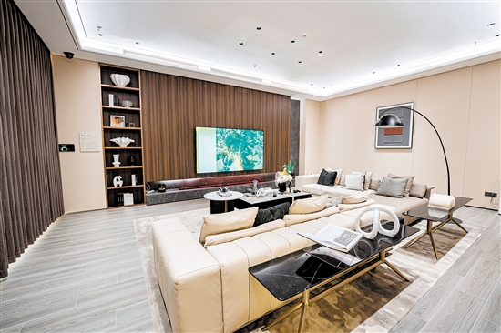 隨著技術(shù)的進(jìn)步與人們生活方式的轉(zhuǎn)變，智能家居正逐步成為現(xiàn)代家庭生活的標(biāo)配。