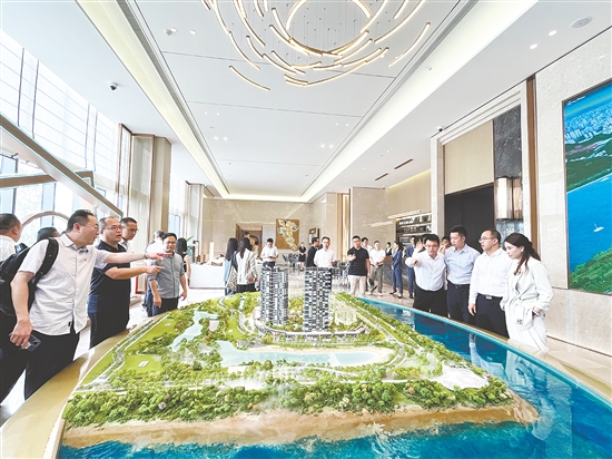 江發(fā)·天御灣的大平層產(chǎn)品吸引了不少消費(fèi)者。