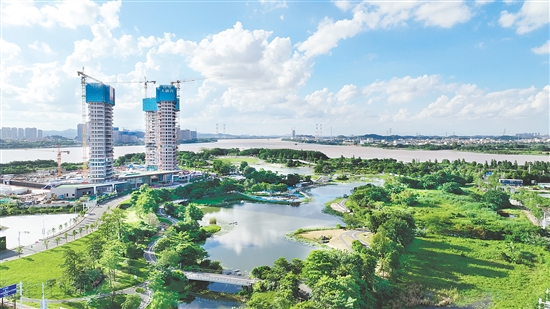 江發(fā)·天御灣景觀資源出色。