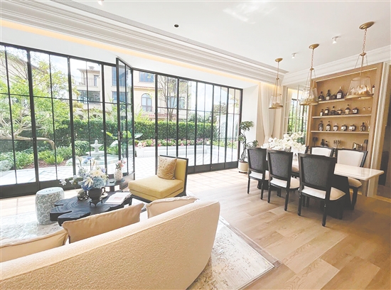 江門保利西海岸加推的別墅戶型吸引購房者的目光。