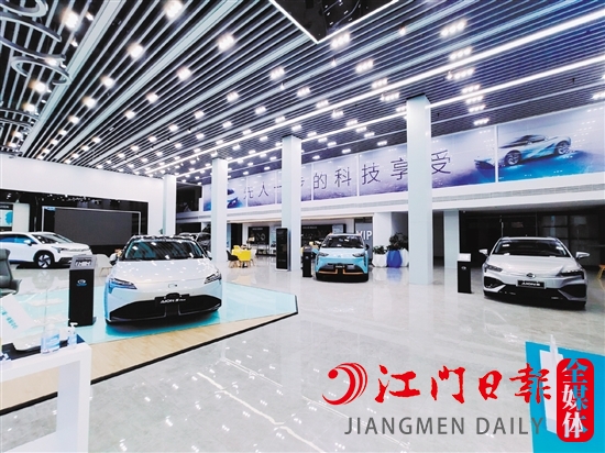 廣汽埃安江門第一體驗中心寬敞氣派的展廳。