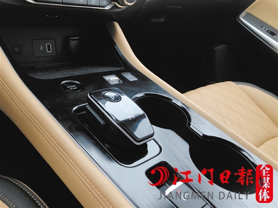 e-POWER軒逸換擋設計很有特點。