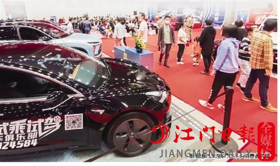 新能源汽車漲價(jià)，讓不少消費(fèi)者觀望。