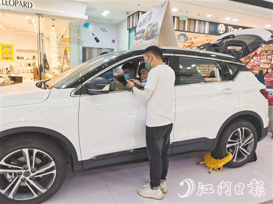 把汽車“開進(jìn)”商場，可以加大隨機(jī)性購買比例。