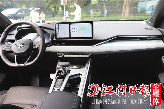 2023款星瑞配備12.3英寸的中控屏和液晶儀表盤，功能實(shí)用。