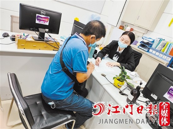 車主在購買車險的時候，建議選擇更高賠付額度的第三者責(zé)任險。