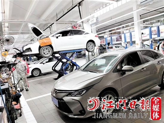 4S店迎來(lái)節(jié)前車輛檢修保養(yǎng)高峰。