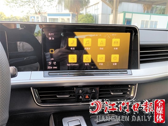 12英寸全液晶觸控大屏功能強大。