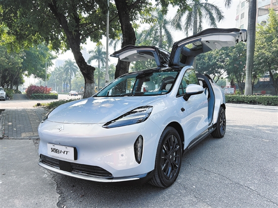 昊鉑HT的外觀既時尚又豪華。