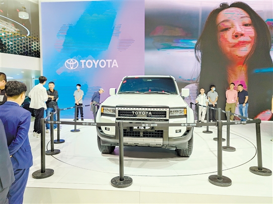 新車復(fù)古外觀方正且硬朗，更加符合年輕消費者的審美需求。