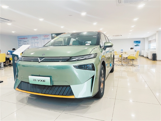 啟辰新款VX6造型時(shí)尚動(dòng)感。