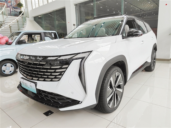 新款吉利博越L外觀時(shí)尚運(yùn)動(dòng)。