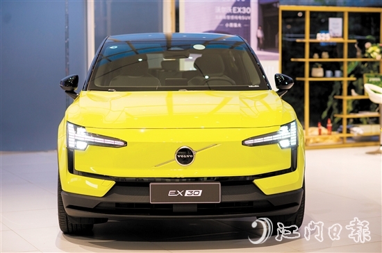 沃爾沃EX30整車看起來科技感十足。