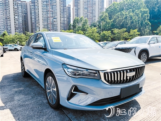 第四代帝豪2025款盡顯大氣動感風(fēng)范。