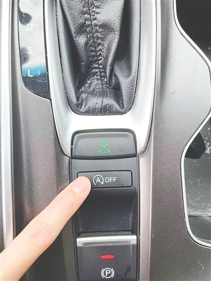 帶有自動啟停功能的車輛在涉水行駛時，需要提前關(guān)閉該功能。